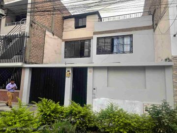 Vendo Casa 160 m2 en Los Olivos