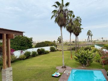 Vendo Hermosa Casa 2 Plantas en La Encantada de Villa