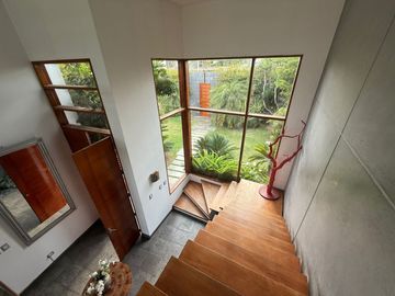 Vendo Hermosa Casa 2 Plantas en La Encantada de Villa