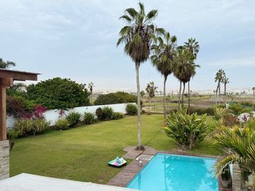 Vendo Hermosa Casa 2 Plantas en La Encantada de Villa