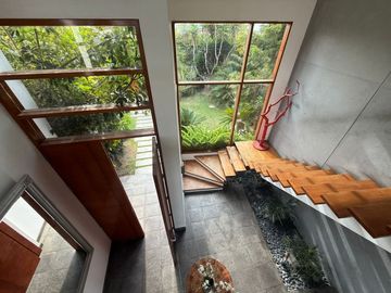 Vendo Hermosa Casa 2 Plantas en La Encantada de Villa