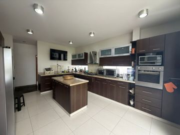 Vendo Hermosa Casa 2 Plantas en La Encantada de Villa