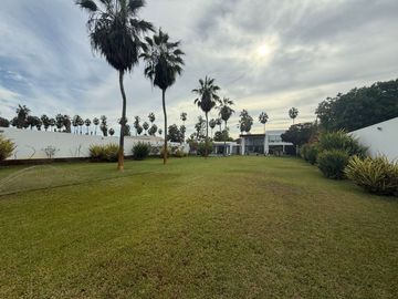 Vendo Hermosa Casa 2 Plantas en La Encantada de Villa