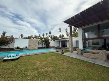 Vendo Hermosa Casa 2 Plantas en La Encantada de Villa
