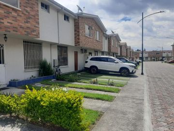 CASA EN VENTA CONJUNTO PRIVADO SECTOR CONOCOTO