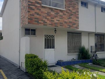 CASA EN VENTA CONJUNTO PRIVADO SECTOR CONOCOTO