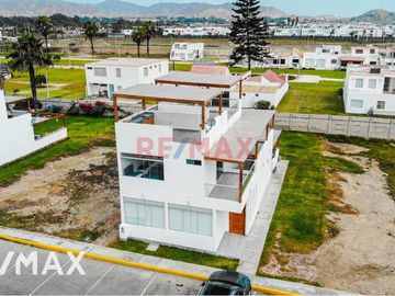 VENDO CASA  EN OCASION CON PISCINA EN CONDOMINIO LAGUNA MAR KM84 PANAM. SUR