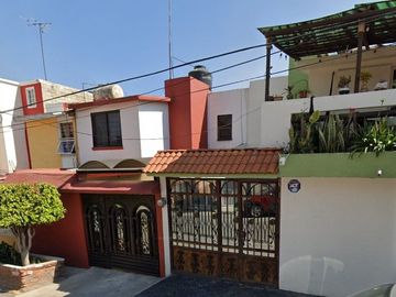 Venta de Casa Cuarto Sol 38, MZ 048, Parques, 54720 Cuautitlán Izcalli, Méx., México