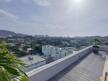 Apartamento en Venta en Riascos, Moderno con Piscina, Santa Marta