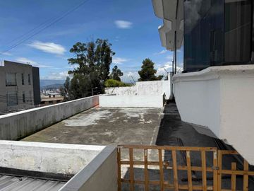 Edificio de venta en Iñaquito Alto, Quito, Ecuador