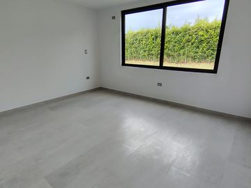 Renta amplia Casa Campestre en Parcelación Cerrada, Cerritos Pereira