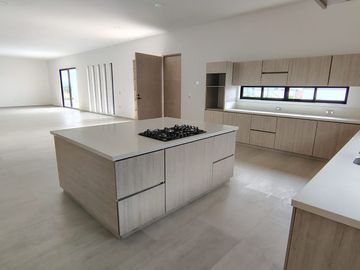 Renta amplia Casa Campestre en Parcelación Cerrada, Cerritos Pereira
