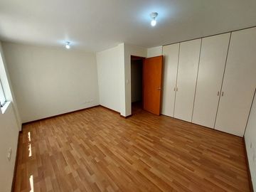 Dpto en Calle Brahms 1xx