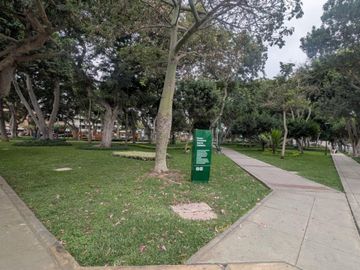 Venta De Casa Como Terreno En Aurora Miraflores Misma Avenida Roca y Boloña