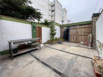 Venta De Casa Como Terreno En Aurora Miraflores Misma Avenida Roca y Boloña