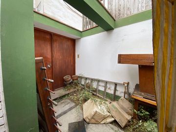 Venta De Casa Como Terreno En Aurora Miraflores Misma Avenida Roca y Boloña