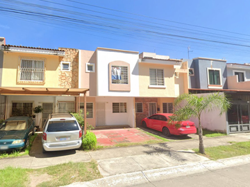 VENDO CASA ADJUDICADO EN PARQUES DE TESISTAN, ZAPOPAN CERCA COLEGIO DEL AIRE