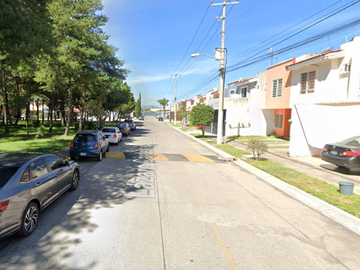 VENDO CASA ADJUDICADO EN PARQUES DE TESISTAN, ZAPOPAN CERCA COLEGIO DEL AIRE