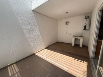 VENDO CASA ADJUDICADO EN PARQUES DE TESISTAN, ZAPOPAN CERCA COLEGIO DEL AIRE