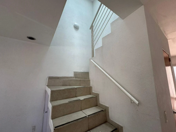 VENDO CASA ADJUDICADO EN PARQUES DE TESISTAN, ZAPOPAN CERCA COLEGIO DEL AIRE