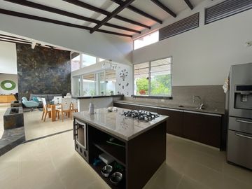 Casa Campestre en venta - Sector Club Campestre Armenia