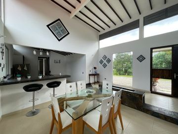 Casa Campestre en venta - Sector Club Campestre Armenia