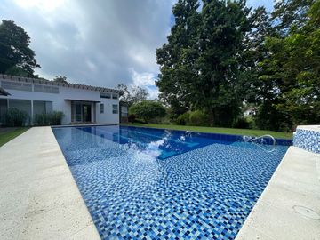 Casa Campestre en venta - Sector Club Campestre Armenia