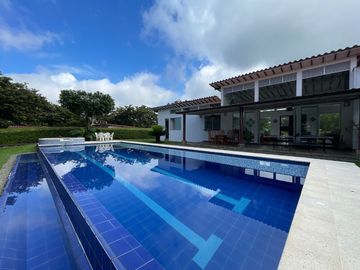 Casa Campestre en venta - Sector Club Campestre Armenia
