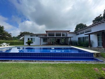 Casa Campestre en venta - Sector Club Campestre Armenia