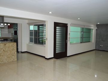 Ubicadísima residencia en Country Club
