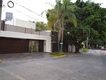 Ubicadísima residencia en Country Club