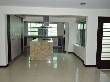 Ubicadísima residencia en Country Club