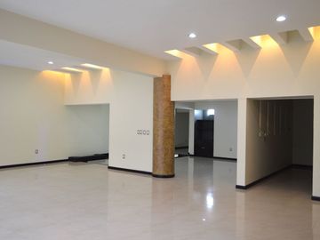 Ubicadísima residencia en Country Club