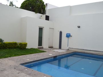 Ubicadísima residencia en Country Club