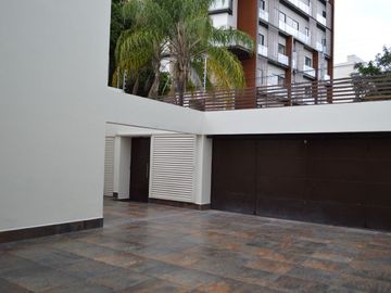 Ubicadísima residencia en Country Club