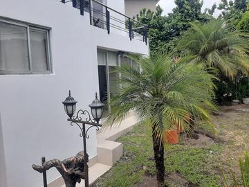 CASA EN VENTA 3 DORMITORIOS URB PRIVADA EN CUMBAYA