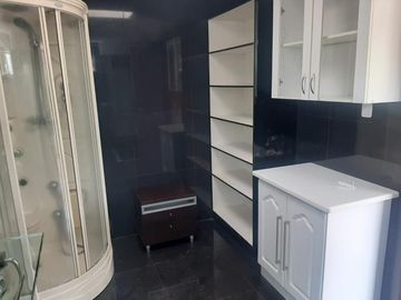 CASA EN VENTA 3 DORMITORIOS URB PRIVADA EN CUMBAYA