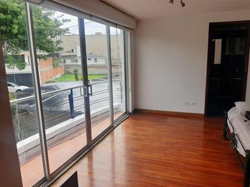 CASA EN VENTA 3 DORMITORIOS URB PRIVADA EN CUMBAYA