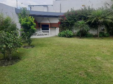 CASA EN VENTA 3 DORMITORIOS URB PRIVADA EN CUMBAYA