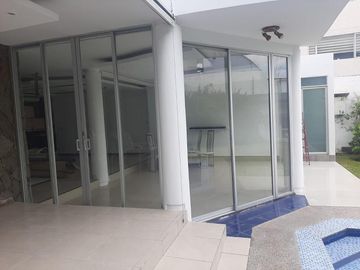 CASA EN VENTA 3 DORMITORIOS URB PRIVADA EN CUMBAYA