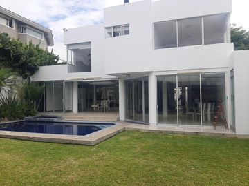 CASA EN VENTA 3 DORMITORIOS URB PRIVADA EN CUMBAYA