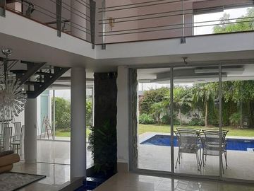CASA EN VENTA 3 DORMITORIOS URB PRIVADA EN CUMBAYA