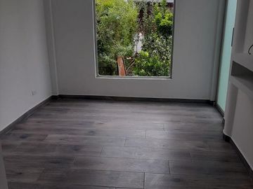 CASA EN VENTA 3 DORMITORIOS URB PRIVADA EN CUMBAYA