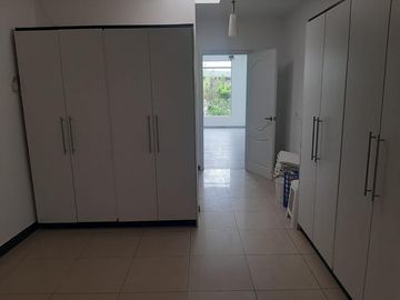 CASA EN VENTA 3 DORMITORIOS URB PRIVADA EN CUMBAYA