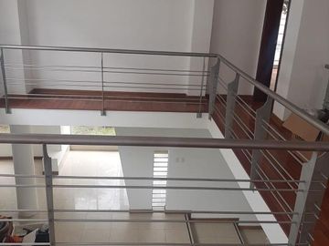 CASA EN VENTA 3 DORMITORIOS URB PRIVADA EN CUMBAYA