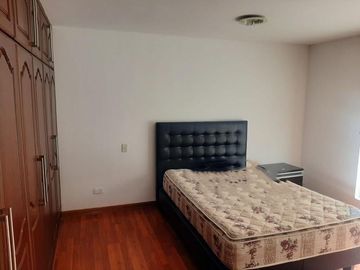 CASA EN VENTA 3 DORMITORIOS URB PRIVADA EN CUMBAYA