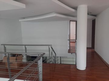 CASA EN VENTA 3 DORMITORIOS URB PRIVADA EN CUMBAYA