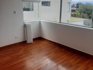CASA EN VENTA 3 DORMITORIOS URB PRIVADA EN CUMBAYA