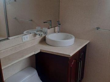 CASA EN VENTA 3 DORMITORIOS URB PRIVADA EN CUMBAYA