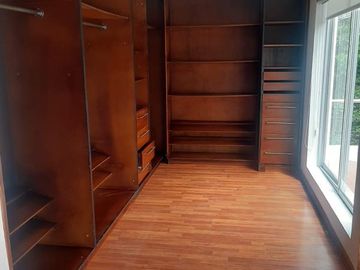 CASA EN VENTA 3 DORMITORIOS URB PRIVADA EN CUMBAYA